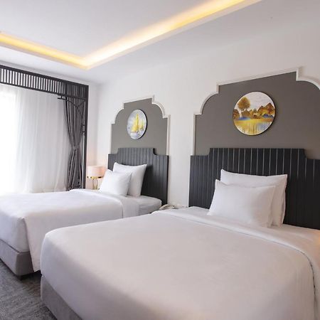 Phu Yen Everyday Hotel Туй Хоа Екстериор снимка