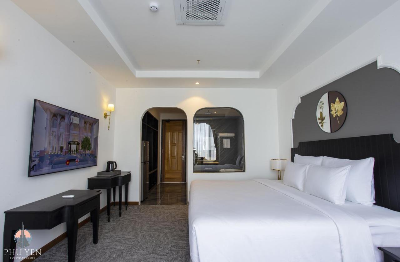 Phu Yen Everyday Hotel Туй Хоа Екстериор снимка