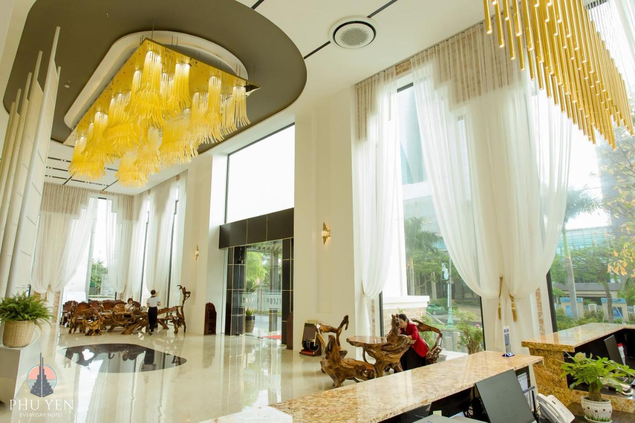 Phu Yen Everyday Hotel Туй Хоа Екстериор снимка
