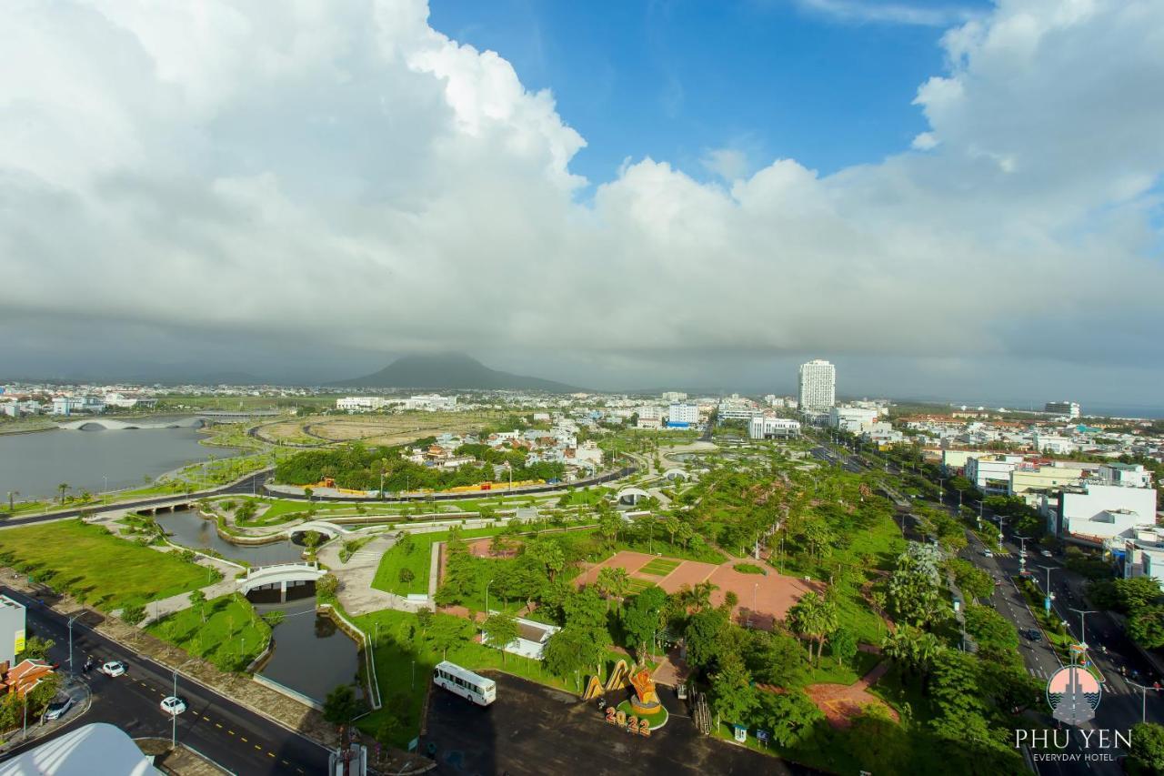 Phu Yen Everyday Hotel Туй Хоа Екстериор снимка